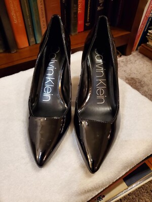 CALVIN KLEIN Womens Genlee Patent Leather Style Pumps