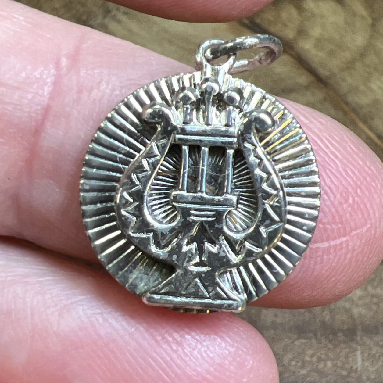 Picture 1 of 4