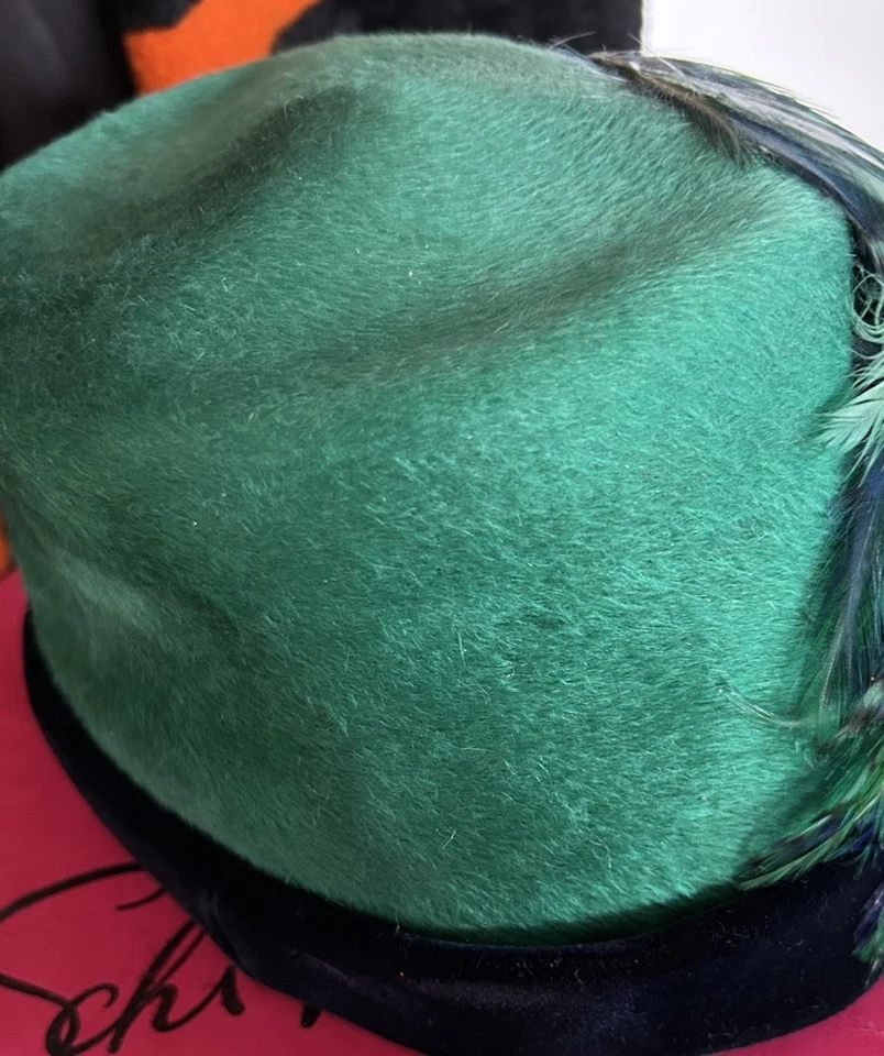 Vintage 1960 Schiaparelli Verde Lana Azul Terciopelo Cinta Pluma Cloche Sin Caja Foto 3 de 4