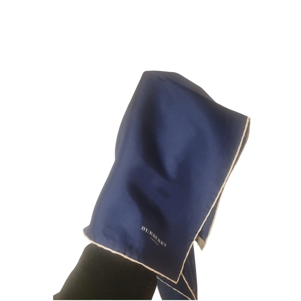 Burberry liso azul marino bolsillo cuadrado/dije bolso Foto 2 de 4