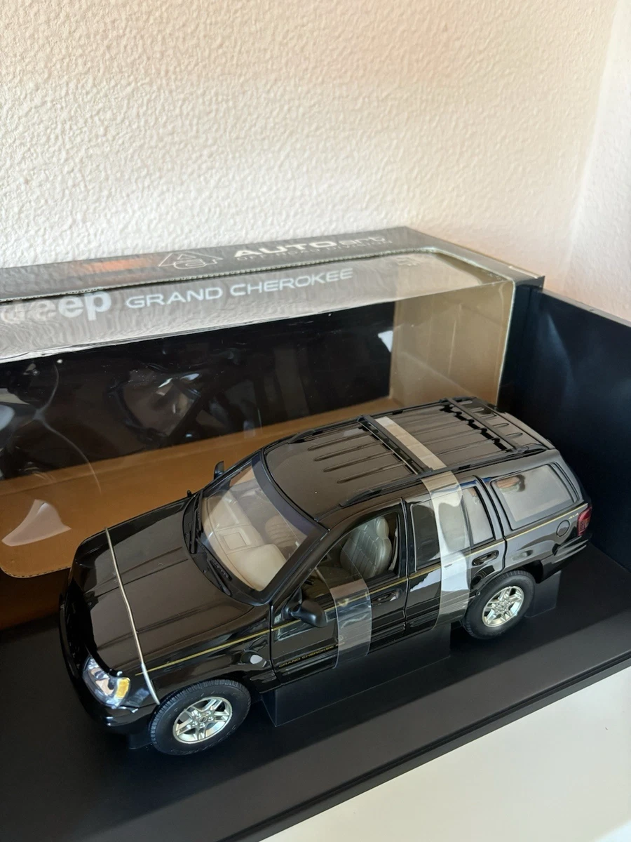 Le Jeep Grand cherokee l LAREDO 2024 | Girard Automobile à Repentigny