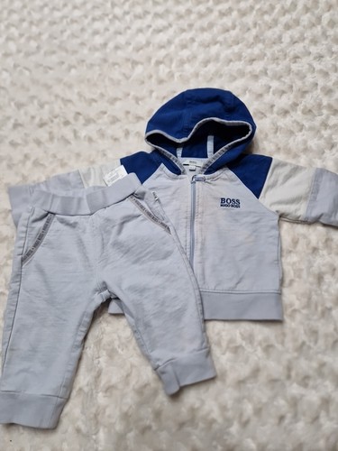 Hugo Boss Conjunto de Chándal Conjunto Joggers Bebé Niño 6 Meses Auténtico - Imagen 2 de 9