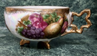 Vintage Royal Sealy Footed Teacup Leaf Handle -Leaf Feet Autumn Fruit *NICE*