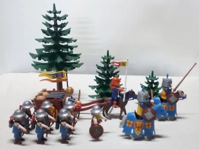 LOT PLAYMOBIL CONVOI ROYAL- CHEVALIERS- ARCHERS- CHARRETTE- COFFRE- ARMES - Photo 1/4