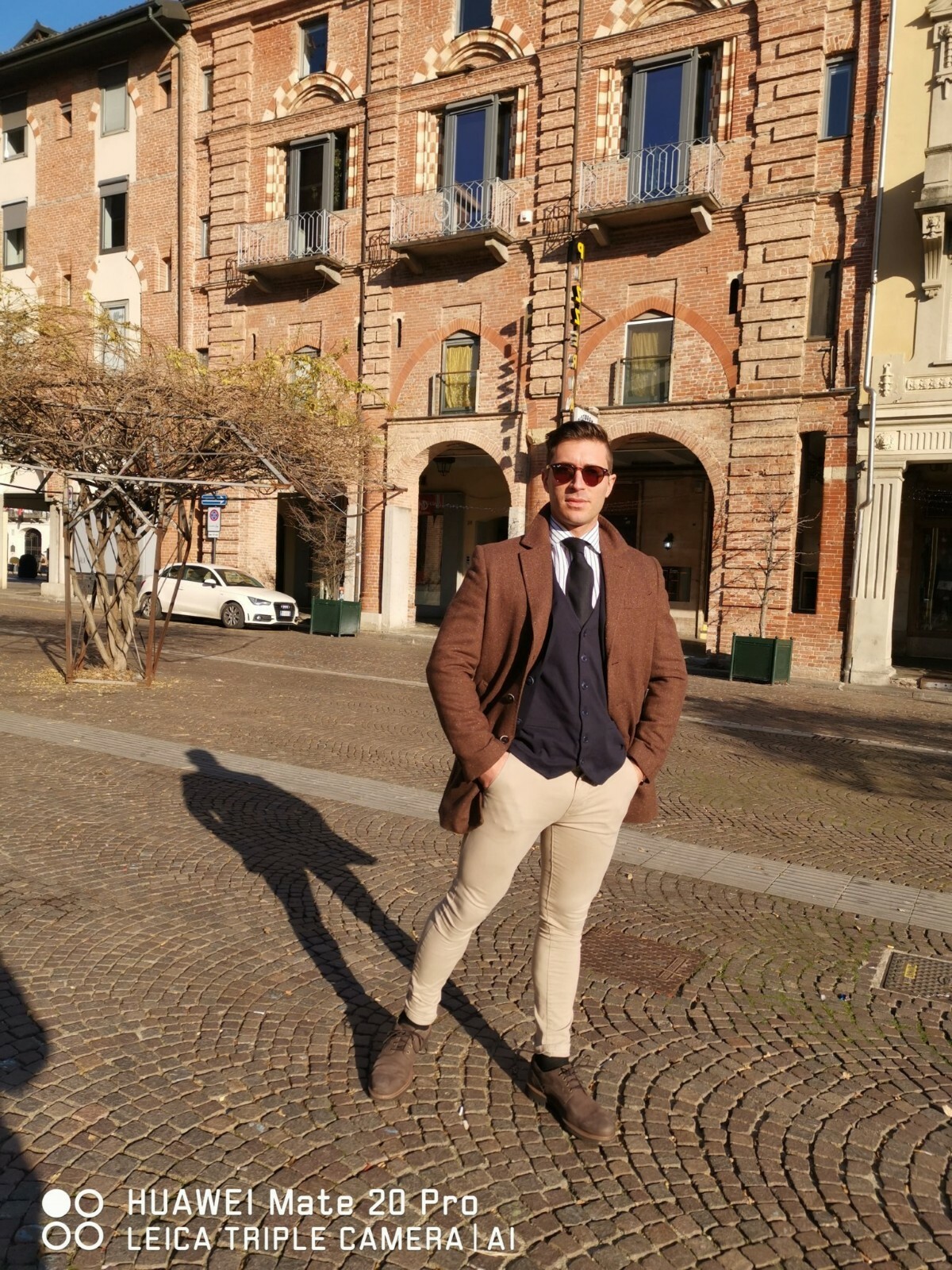 Foto 1 di 4