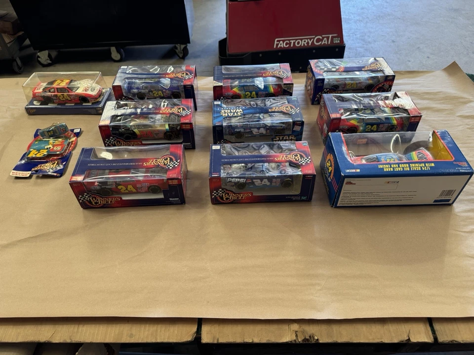  Lot of 10 Winners Circle 1:24 Jeff Gordon #24 Die Cast Cars with bonus car  - Image 2 of 4