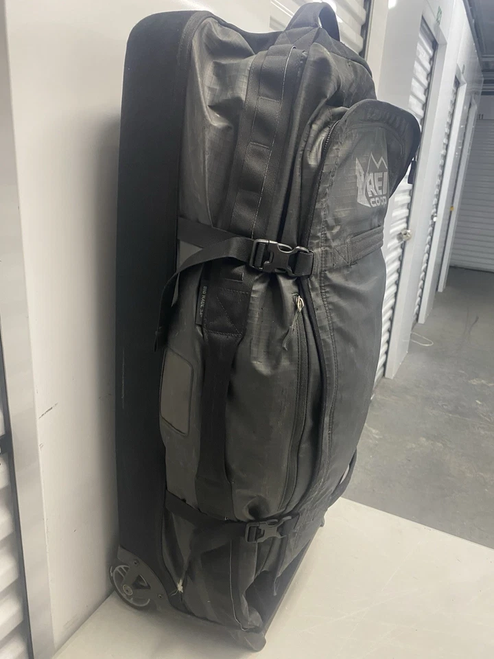 Спортивная сумка на колесиках REI Co-op Big Haul 34 дюйма для путешествий - Изображение 2 из 4