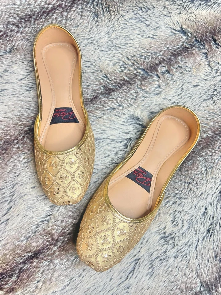 Ladies Gold Cross Stich Khussa Jutti | Punjabi Jutti | Indian Pakistani Shoes - Image 2 of 2