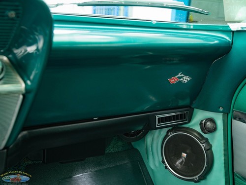 1961 Chevrolet Impala 2 Door Hardtop Custom 350 V8 with EFI & AC - Picture 37 of 40