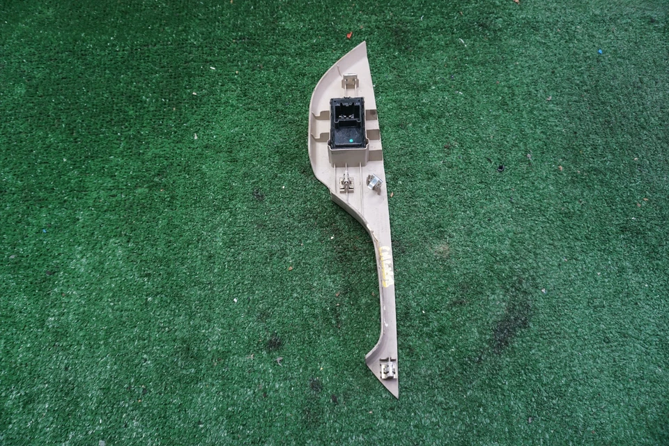 2010 11 12 CADILLAC SRX RIGHT Window Switch OEM 20987821 - Image 2 of 4