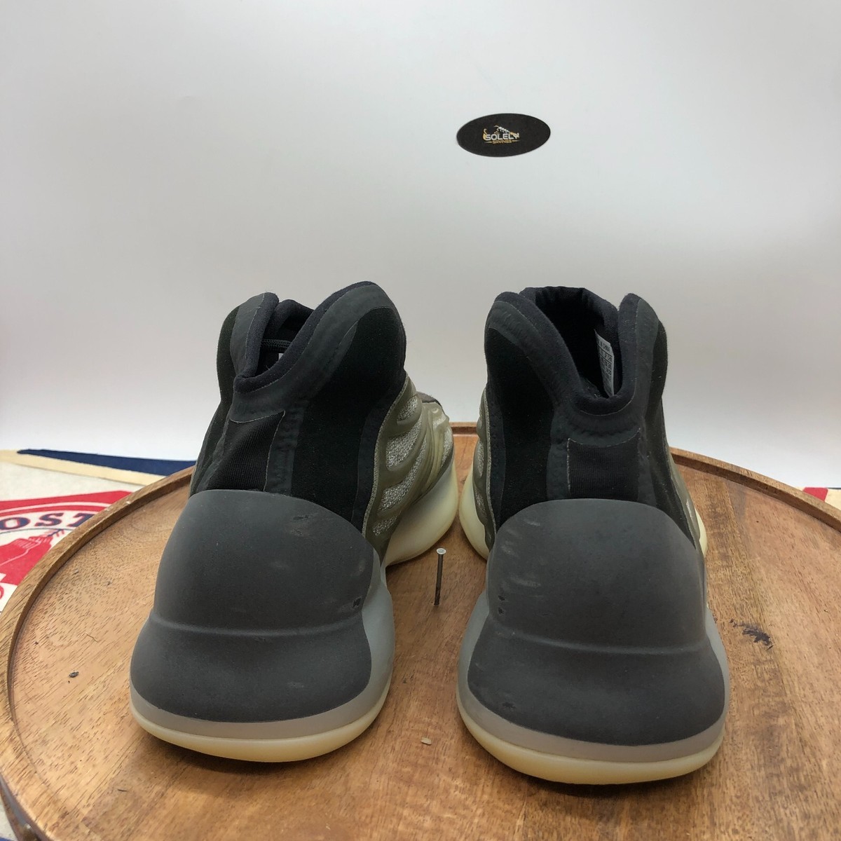 Adidas Mens Yeezy QNTM Quantum Barium Size 7 thletic Sneakers