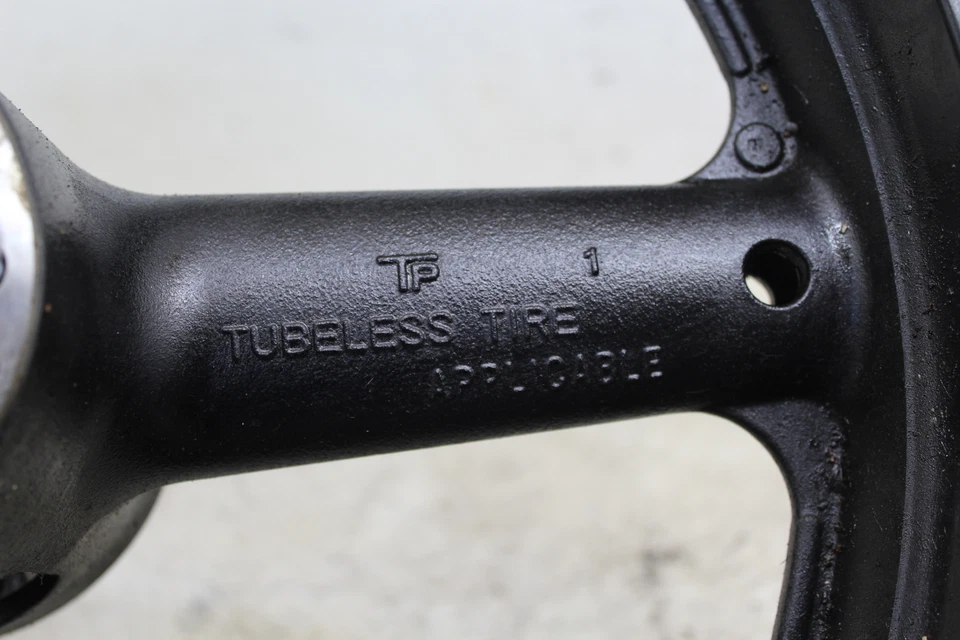 Suzuki Katana 600 2004 17" llanta delantera OEM con neumático W77 Foto 4 de 4