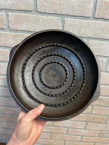 Vintage Wagner Cast Iron Dutch Oven Replacement Lid Only 10.5" w/ Drippers