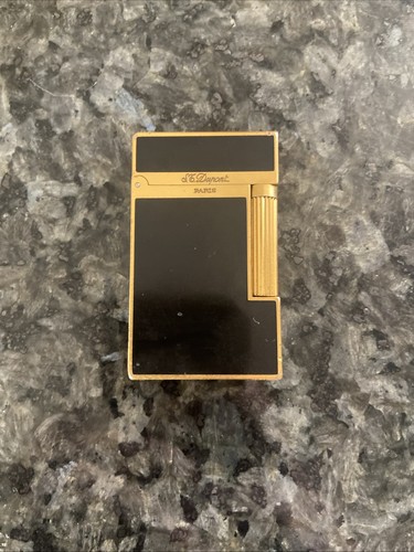 Lighter St Dupont Ligne 2 Black Lacquer and Gold Finish With Yellow Flame 016884