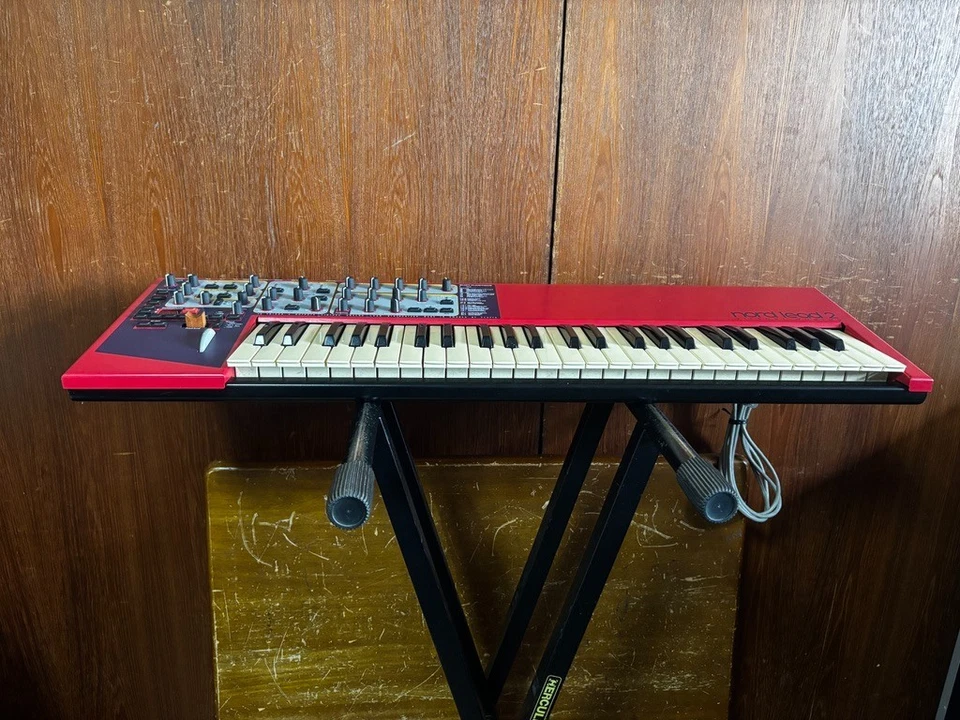 Clavia nord lead 2 Virtual Analog Synthesizer w/ gig bag - Image 4 of 4