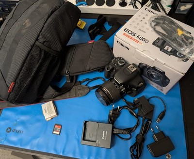 CANON EOS 600 D + EF-S 18-55mm IS II Kit + Zubehörpaket