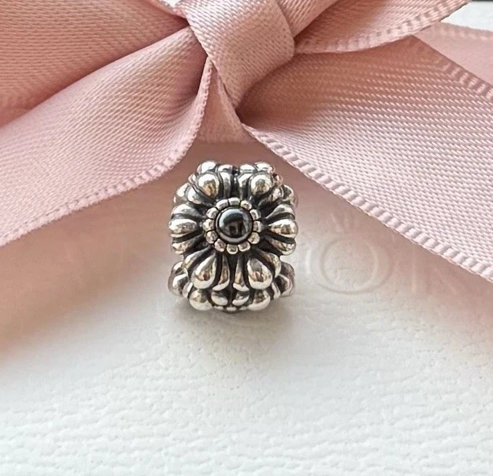 Original Pandora Charm „Geburtstagsblüte März“ Hämatit, 925 Silber