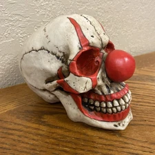 Halloween Decor Creepy Red Nose IT Clown Harlequin Joker Skull Figurine 5"
