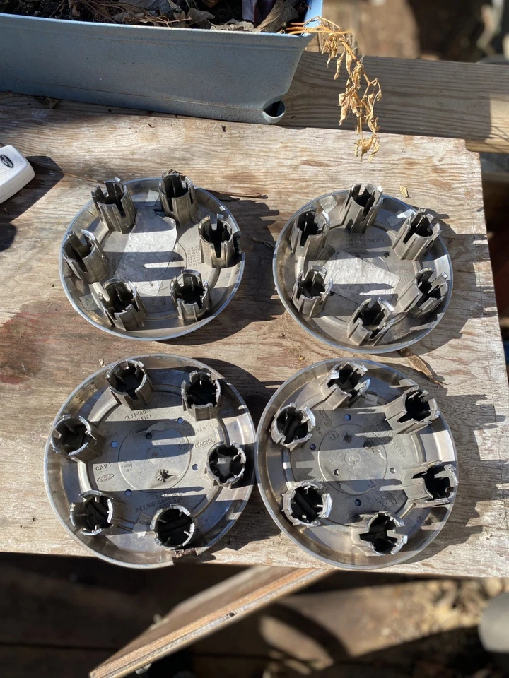 Tapa central 4 cuatro Ford F-150 King Ranch Lariat 2006-2008 OEM 6L34-1A096-CA Foto 2 de 2