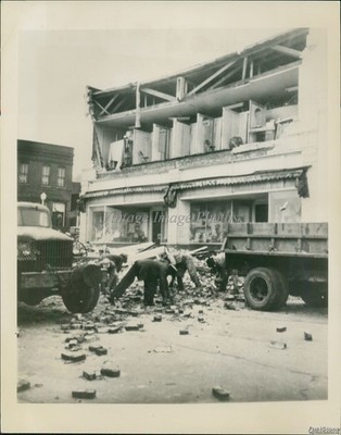 1949 Photo Building Walls Destroyed Manchester G.A Tornado Damage Weather 7x9