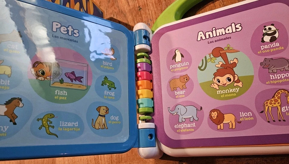 Leap Frog Learning Friends - 100 Words Book. English and Spanish Great condition - Image 3 of 4