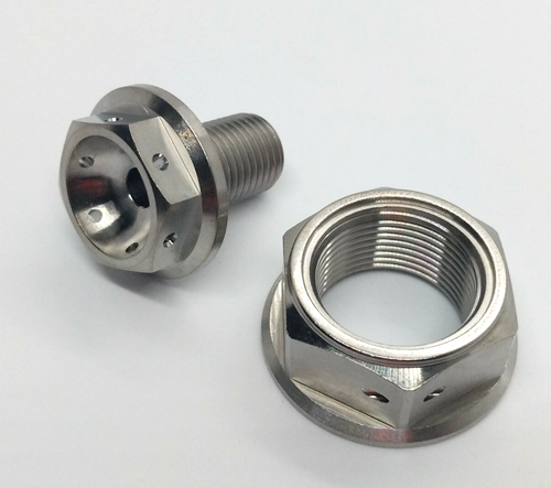 R1 Titanium axle nut and bolt kit 03-14 Ti hex plain drilled race spec - Picture 9 of 9