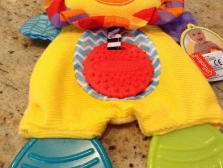 infantino cuddly teether lion