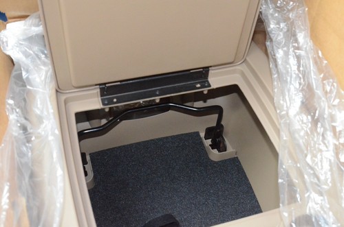 NOS 2005-2008 Chevy Uplander Center Floor Storage Console OEM GM 17801677 TAN - Picture 6 of 11