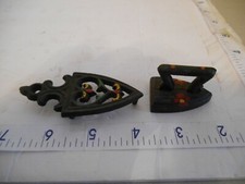 Mini Cast Iron / Iron w/ Trivet