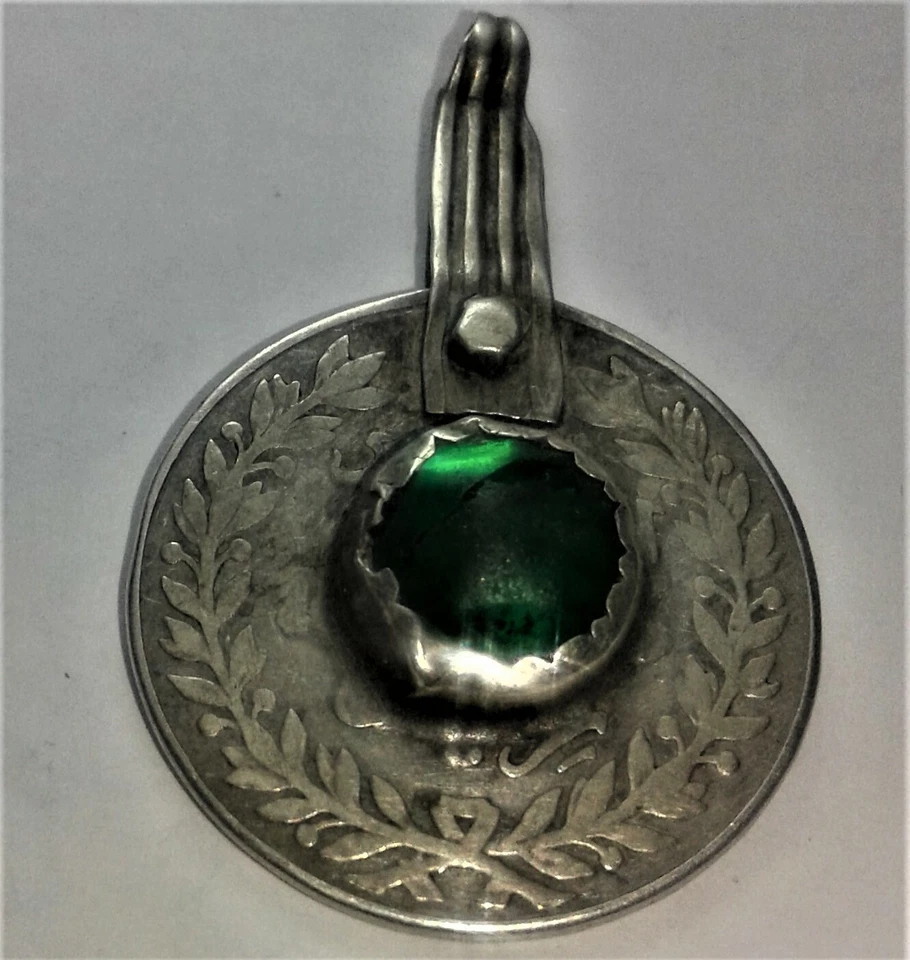 Collar de plata vintage una gran moneda de 1911 Peso 25g y piedra VERDE Foto 4 de 4