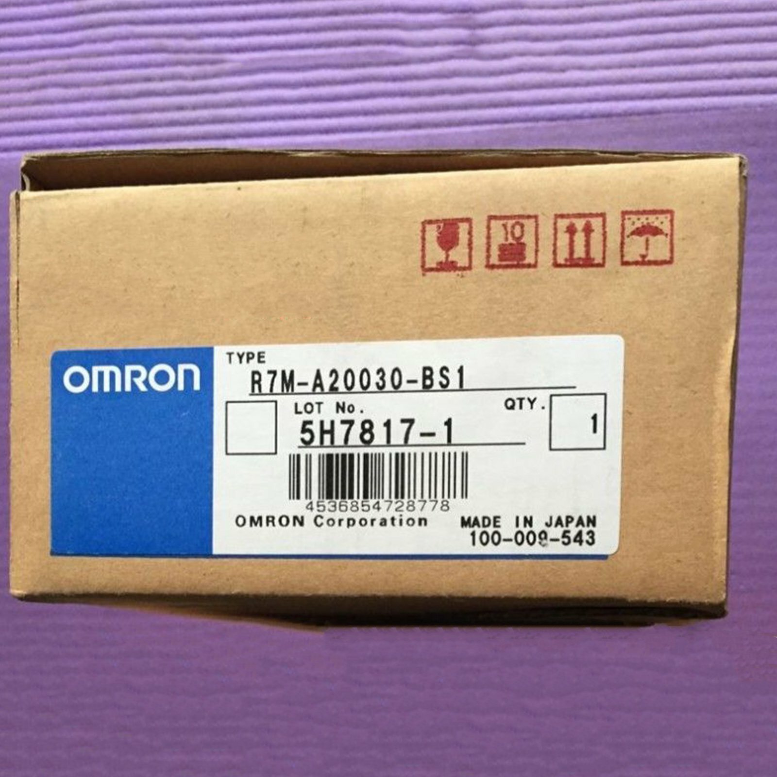 One New Omron R7M-A20030-BS1 Servo Motor R7MA20030BS1 Expedited Shipping