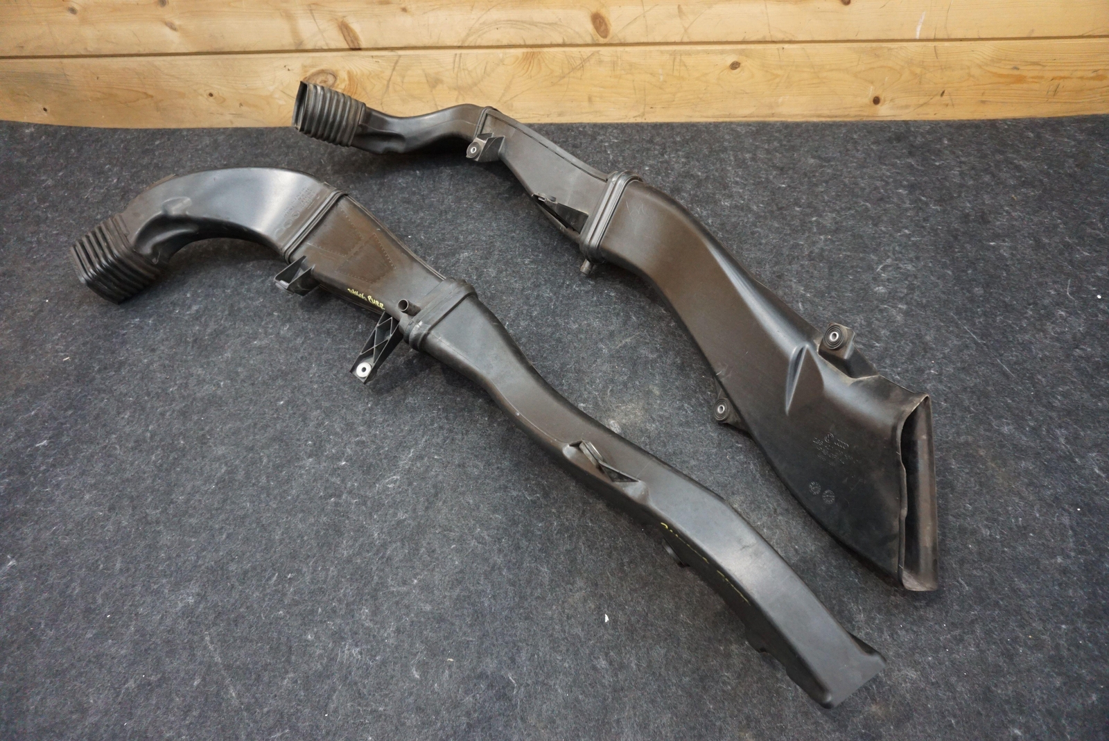 Set Rear Left Right Engine Air Intake Duct OEM 420129509C Audi R8 Type 42 08-15