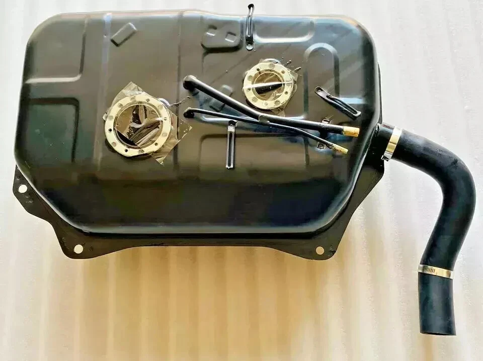 Suitable For Suzuki SJ 413 Samurai Fuel Petrol Gas Fuel Tank With Hose Pipe - Image 2 of 4