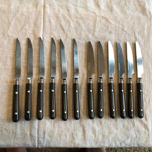 Vintage Set Of 12 Black Handle Steak And Table Knives Stainless China