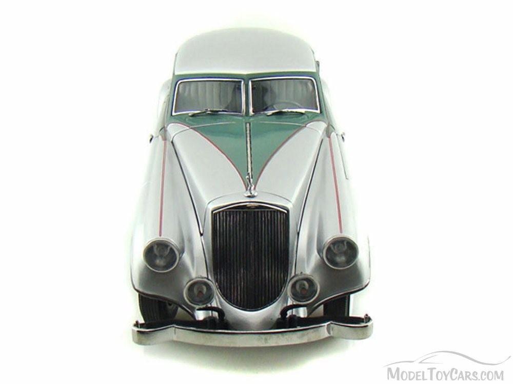 ミニカー 1/18 1933 Pierce-Arrow Silver Arrow Pierce Arrow Signature 1/18 1933 Silver Arrow Car, Figures