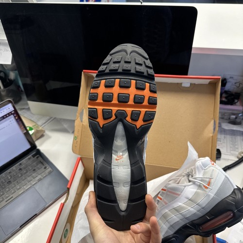 Size UK 11 - Nike Air Max 95 Wolf Grey Safety Orange - BRAND NEW + FAST SHIP ✅ - Picture 6 of 11