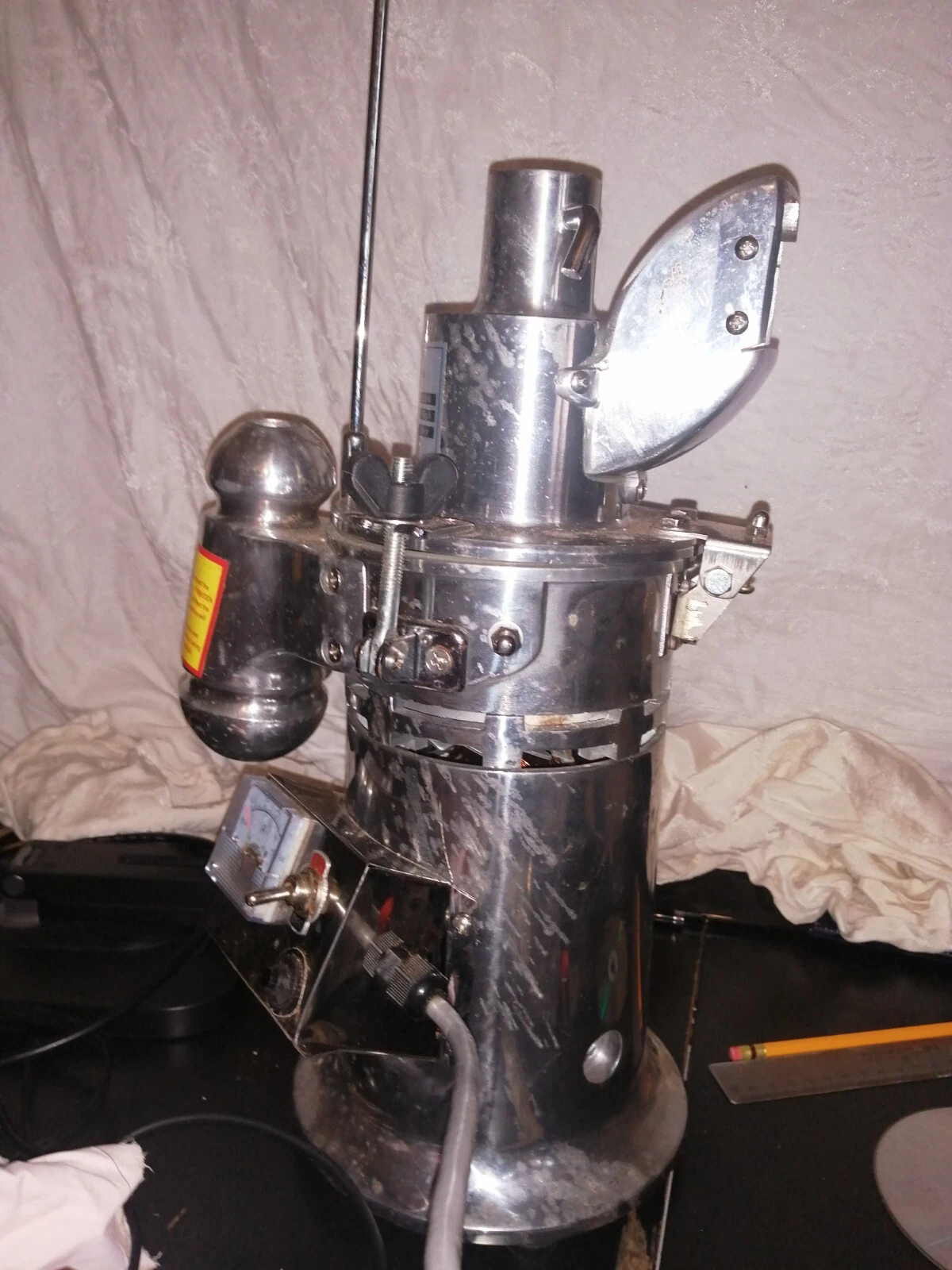 DF15 Big grinder grinding machine for herbs spices etc DF15Only used coupl