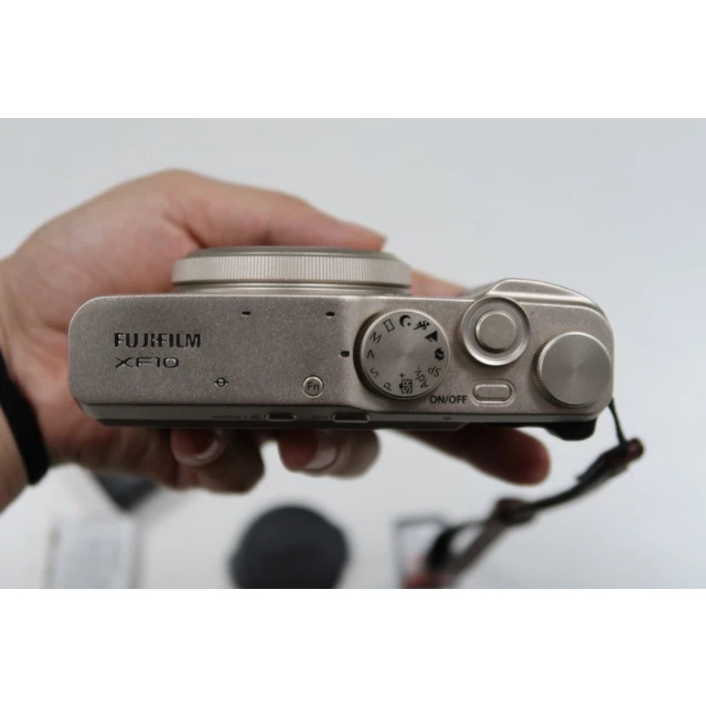 Fujifilm Fuji XF10 24.2 MP w/3-Inch LCD Touchscreen Digital Camera