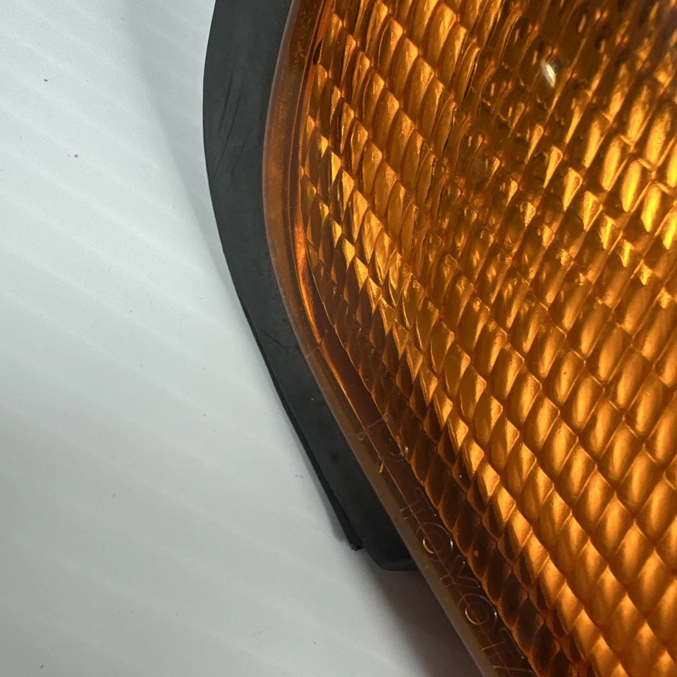 1988 1989 Toyota Celica OEM Right Turn Signal Sun Cracks KOITO20-188 - Image 4 of 4