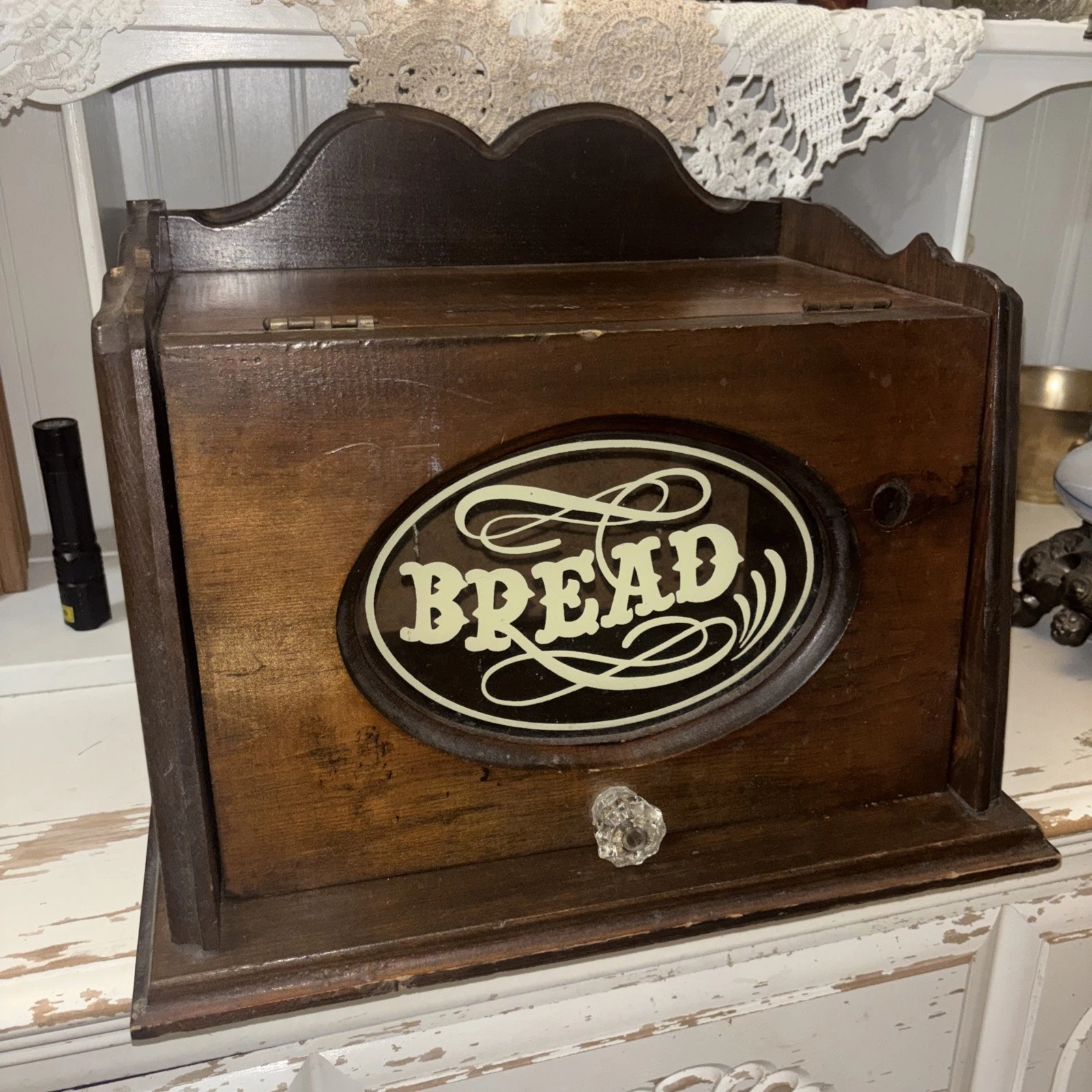 Vintage Wooden Bread Box Brown Lift Top, Farmhouse Kitchen, Rustic Country Style
Opens in a new wind