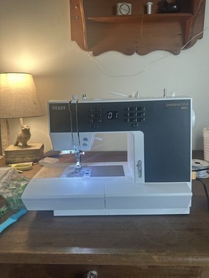 PFAFF passport 2.0 Electric Sewing Machine IDT System Portable Quilting