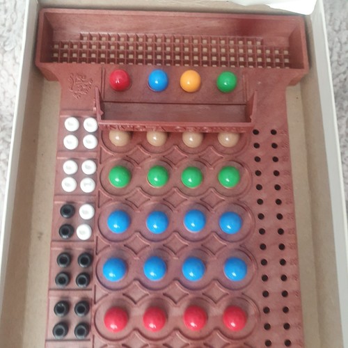 Vintage Invicta Original Master Mind Game 1972 Boxed - Picture 3 of 8
