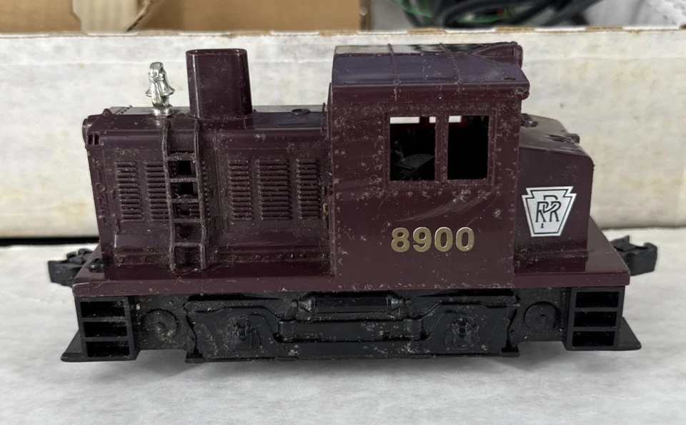 1988 Lionel O27 Gauge Midnight Shift Pennsylvania Diesel Switcher Train Set - Image 4 of 4