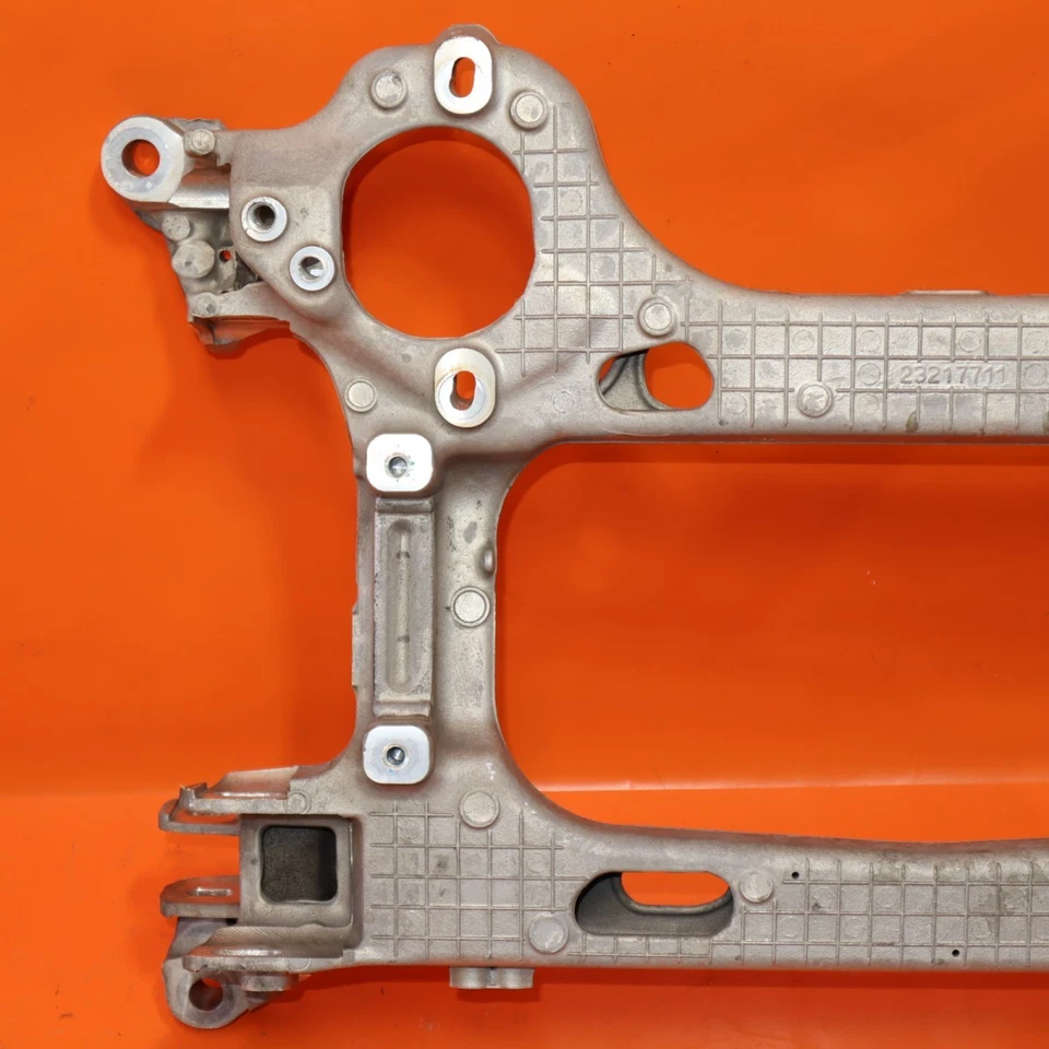 Subchasis trasero Chevy Corvette Crossmember 2015 2016 2017 2018 2019 Z06 23217711 Foto 2 de 4