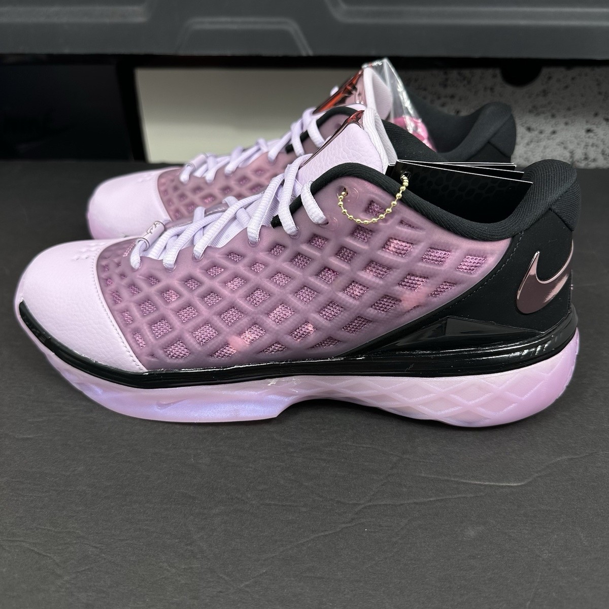 Nike Kobe 3 Protro Low Pink Quartz Mamba Magic Men display picture 3