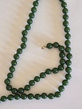 COLOLANA DI GIADA CON CHIUSURA IN ORO 18 CARATI lunghezza circa 80 centimetri