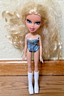 2001 BRATZ Chloe Doll Blonde Hair and Blue Eyes 10''