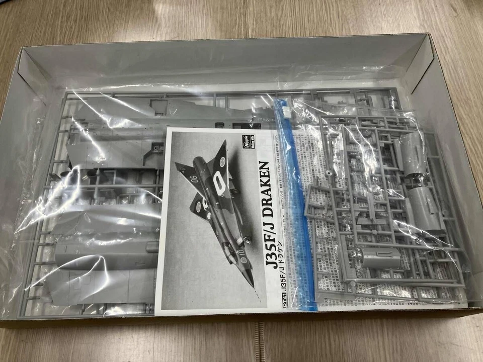 Hasegawa 1/48 J35F J Draken PT Series PT41 Airplane Plastic Model Kit - Immagine 4 di 4