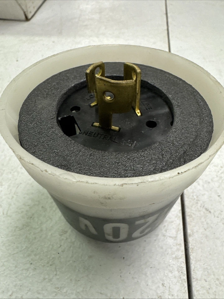 Intermatic LC4521 Lock ing Type 120V Photo Control - ECS - Image 4 of 4