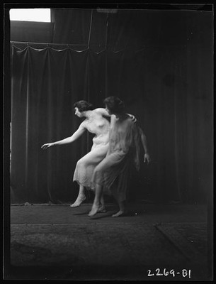 Photo:Elsie Dufour Dancers 1918 1920 Dance Performance Portrait